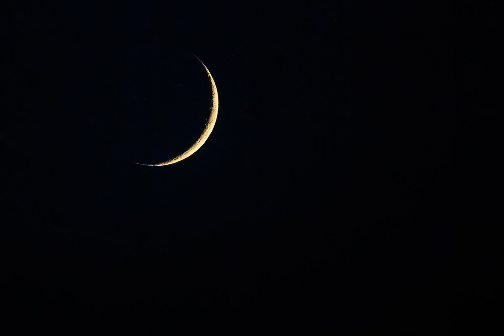 Waxing crescent by elza