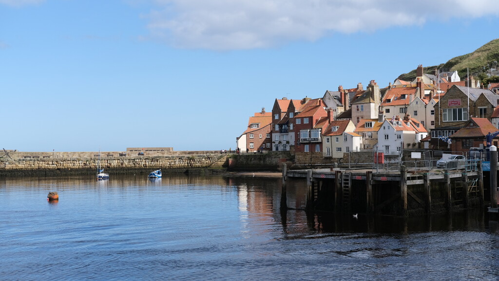 Whitby Harbour by kametty