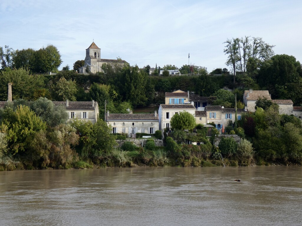 Cruising the Dordogne to Libourne, for Saint Emilion…. by orchid99