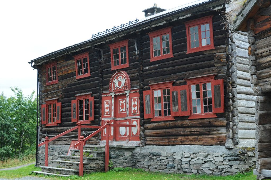 Traditional Norwegian farmhouse by clearlightskies