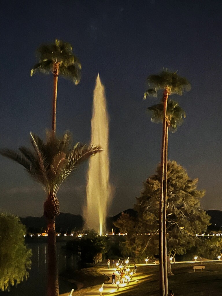 9 28 The fountain at night by sandlily