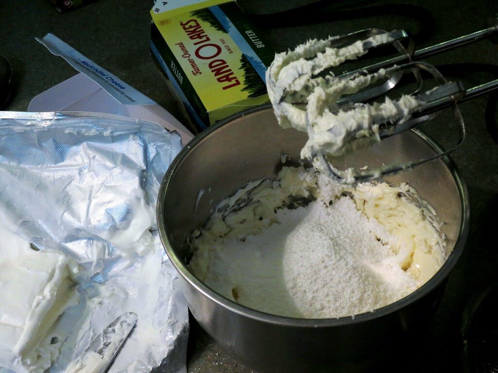 Cream Cheese Frosting by grammyn