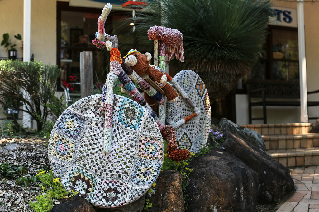 Crocheted bike by jeneurell
