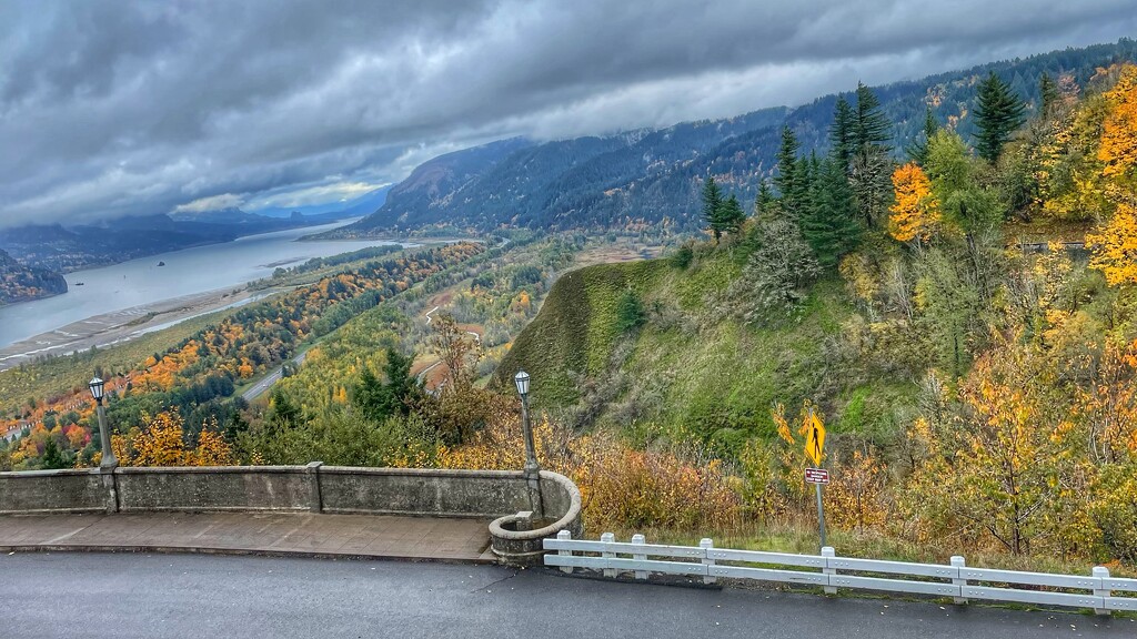 Fall on the Columbia by tapucc10