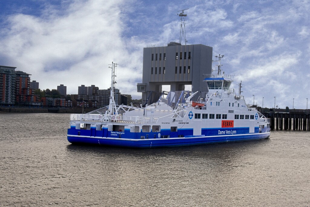 Woolwich Ferry by billyboy