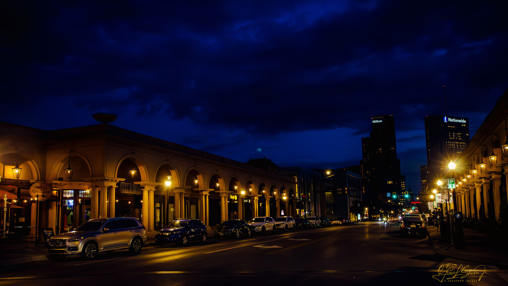 The Cap @ the entrance to the Short North District by ggshearron