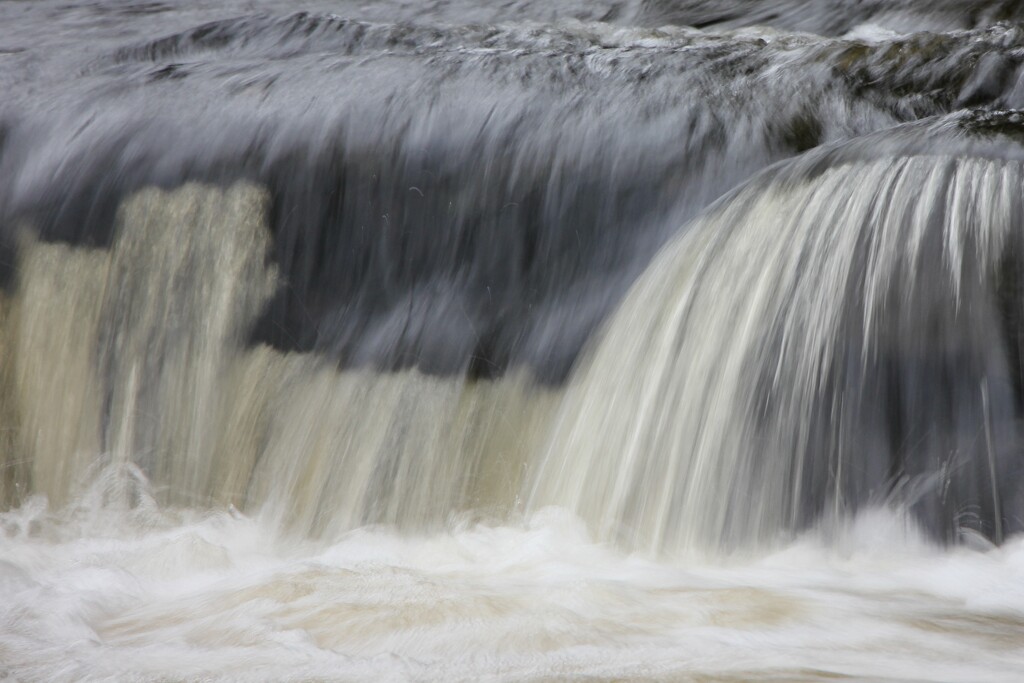 The Falls of Dochart by jamibann