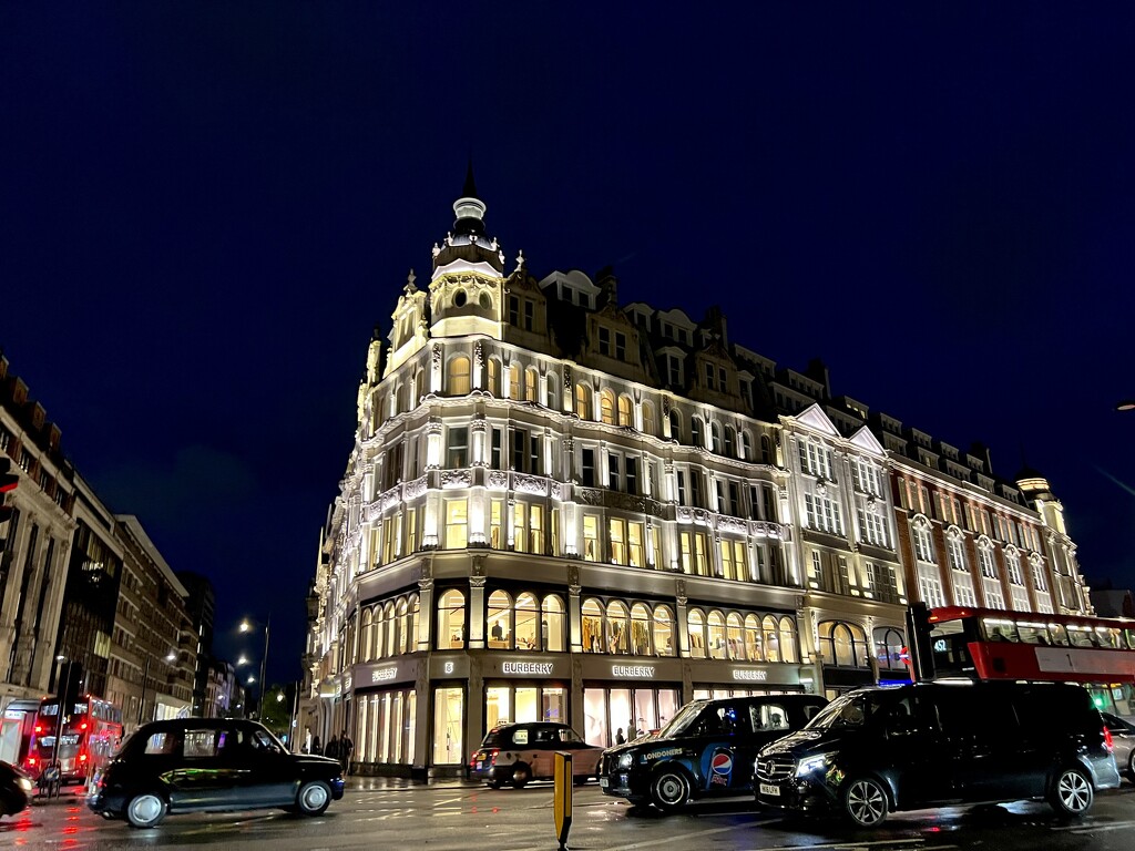 London by Night by rensala