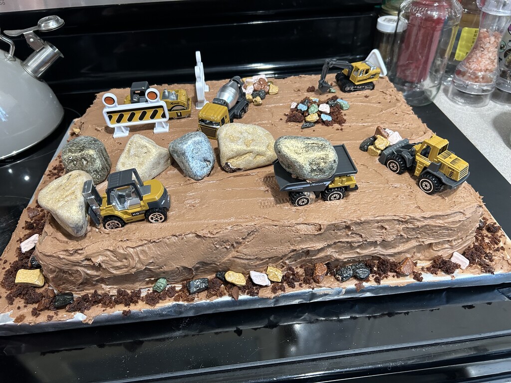 Construction bday cake by bellasmom