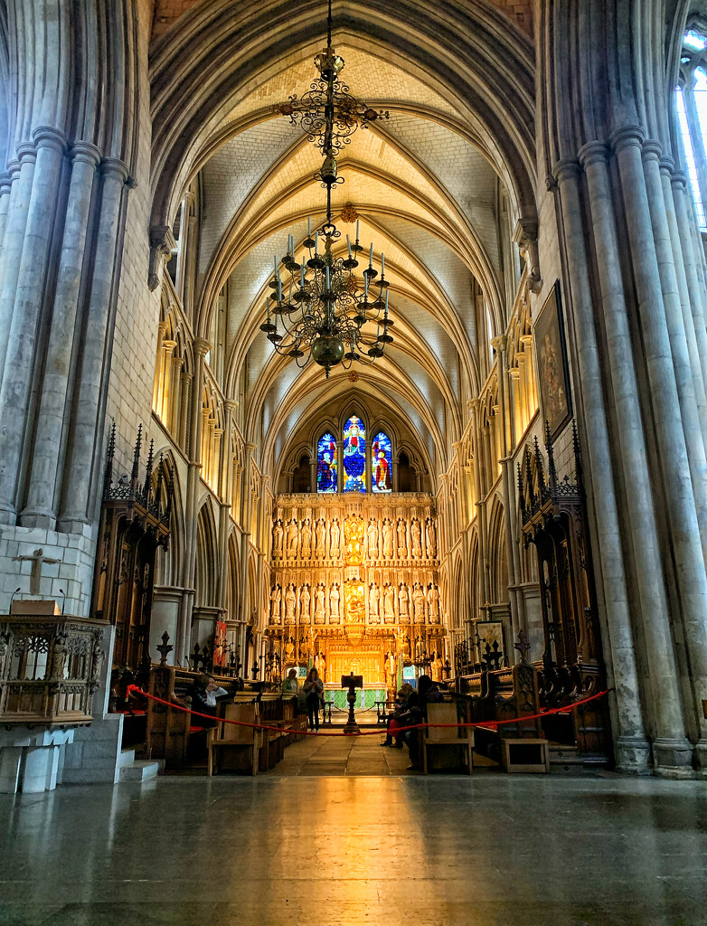 Southwark cathedral inside.  by cocobella