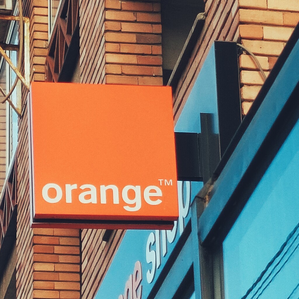 Orange Shop by monikozi