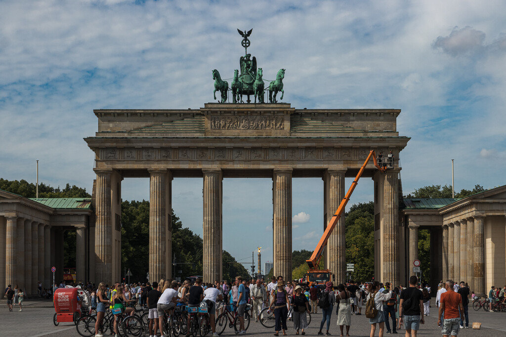 Brandenburg Gate by swchappell