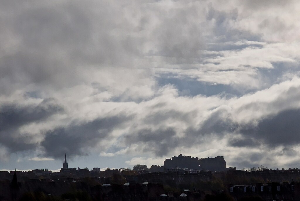 Edinburgh skyline by christophercox