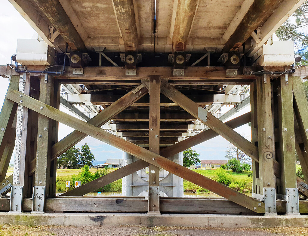 Under Morpeth Bridge by onewing