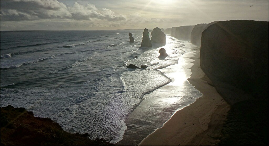 The Great Ocean Road... by robz
