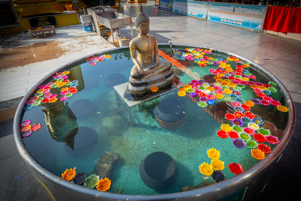 Big Buddha Site  by lumpiniman