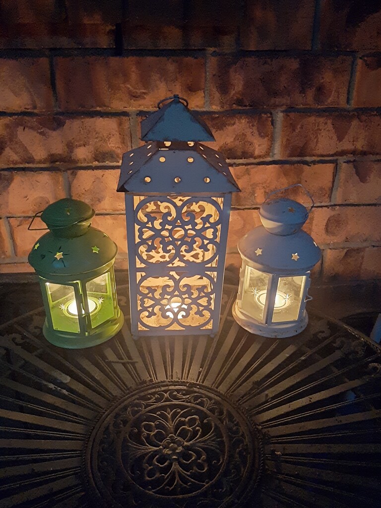 Lanterns  by mozette