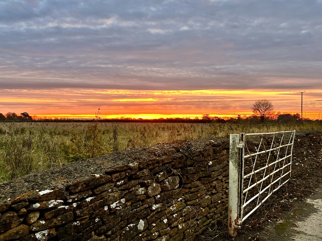 Wiltshire Sunrise by phil_sandford
