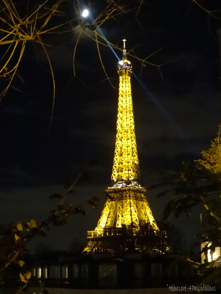 golden Eiffel tower by parisouailleurs