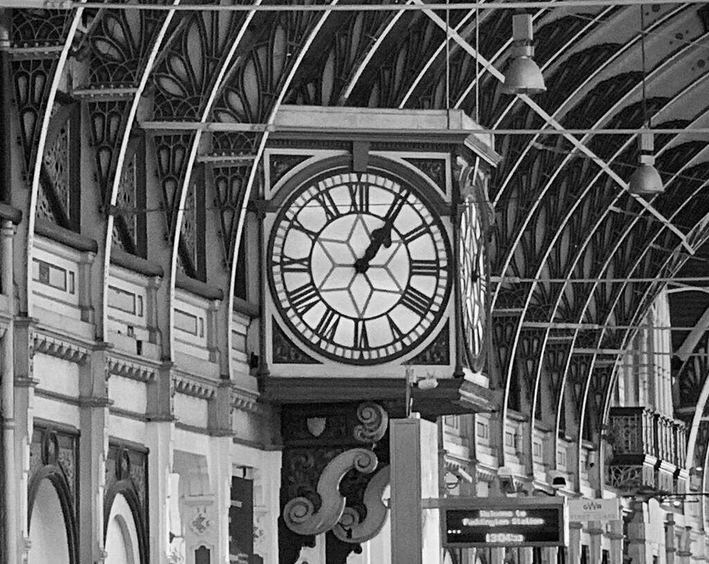 Clock - Paddington by sjc88