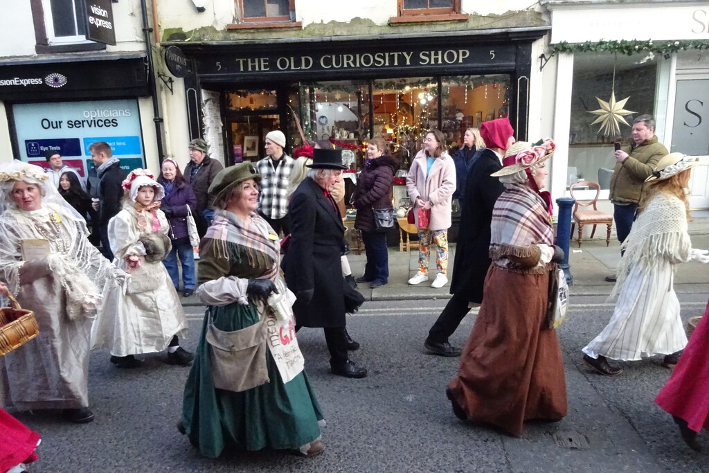 Dickensian Festival costume parade by anniesue