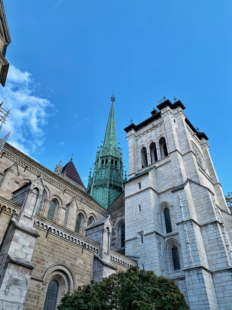 La flèche de la cathédrale Saint Pierre.  by cocobella