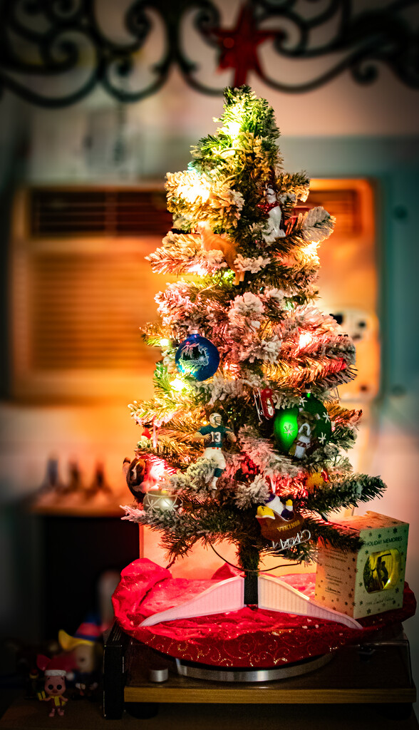 Christmas tree 🎄 by quasi_virtuoso
