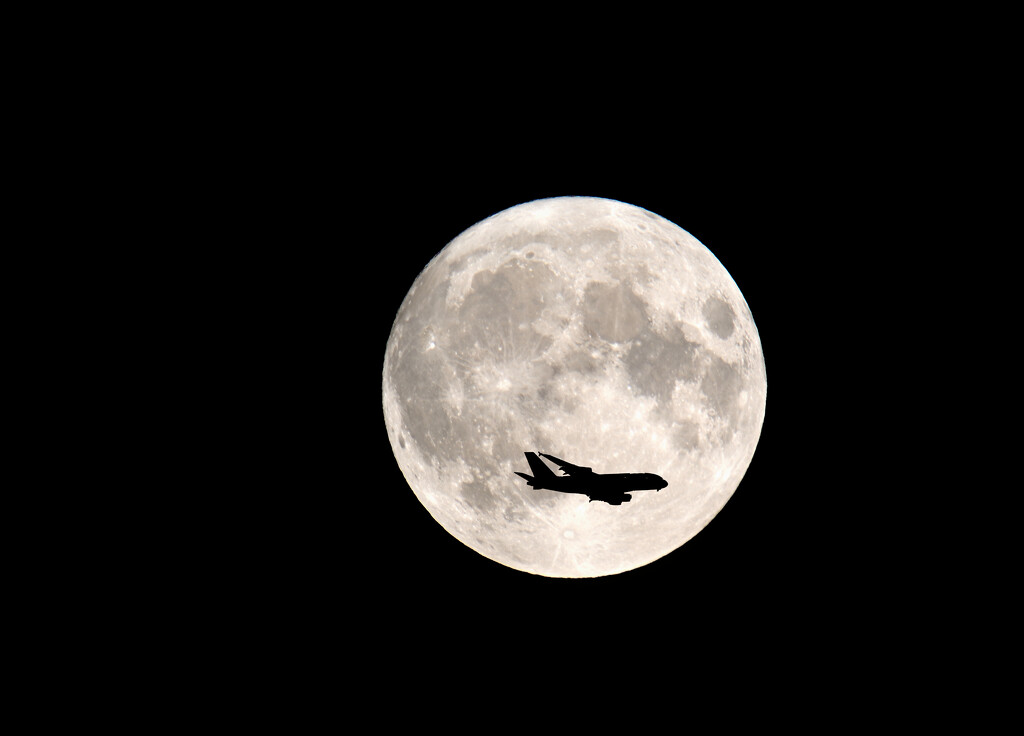 flight path across moon by whdarcyblueyondercouk
