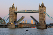 30th Nov 2023 - London Bridge.............957