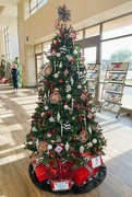 3rd Dec 2023 - 12 3 Gingham Christmas Tree