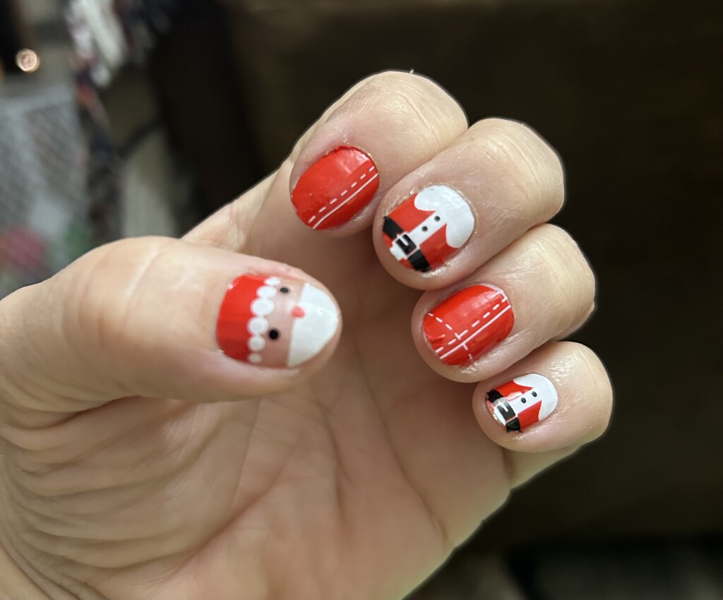 Christmas nails… by bellasmom