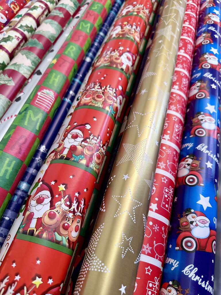 Wrapping paper by kjarn