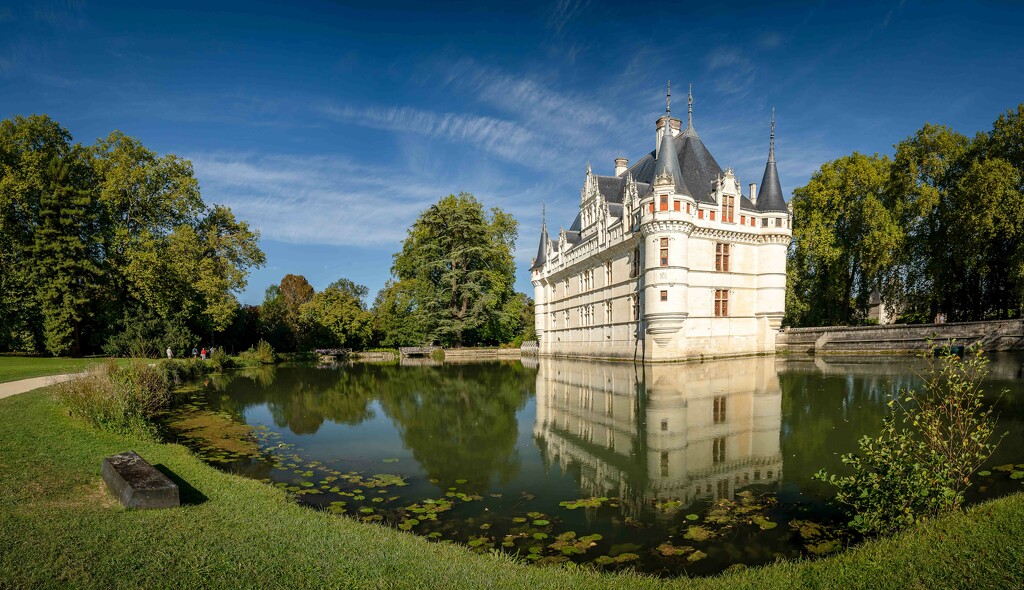 Pano of Chateau by pusspup