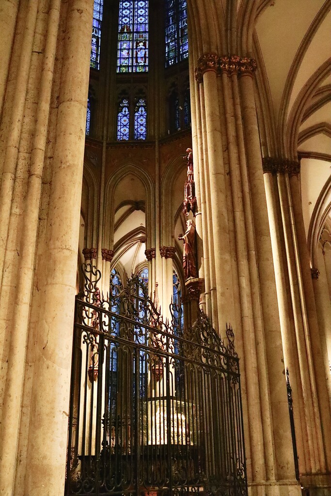 Inside Cologne Cathedral ….962 by neil_ge