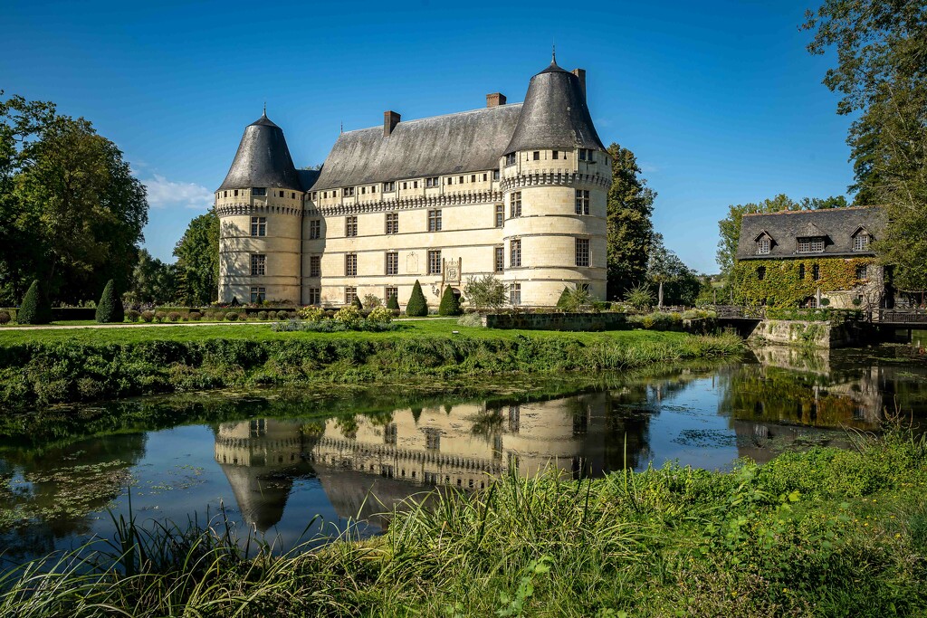 Château L’ilette exterior by pusspup