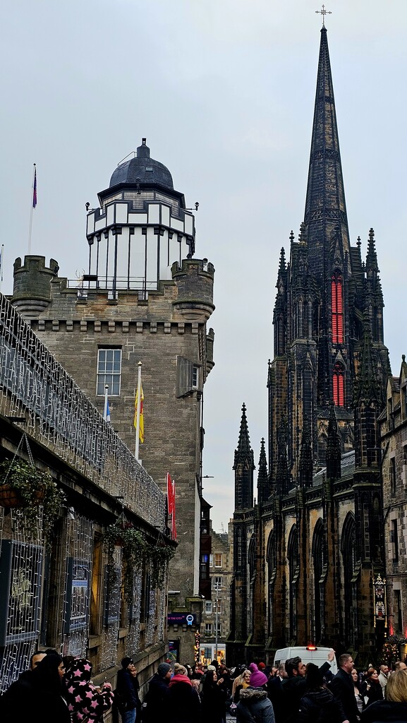 Edinburgh Old Town  by pammyjoy