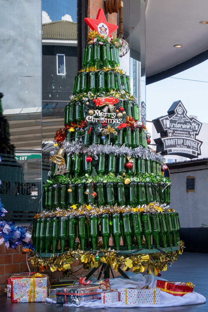 Boozy Christmas Tree by lumpiniman