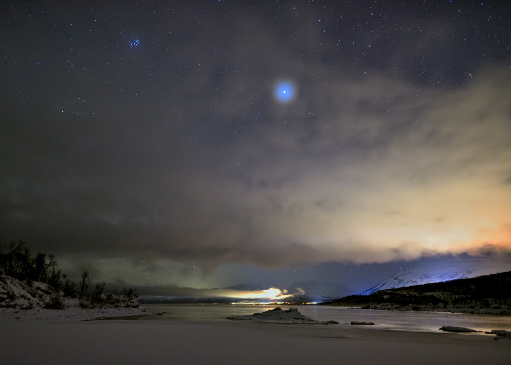 Arctic Beach by clearlightskies