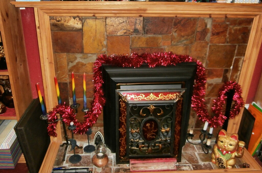 Fireplace... by cutekitty