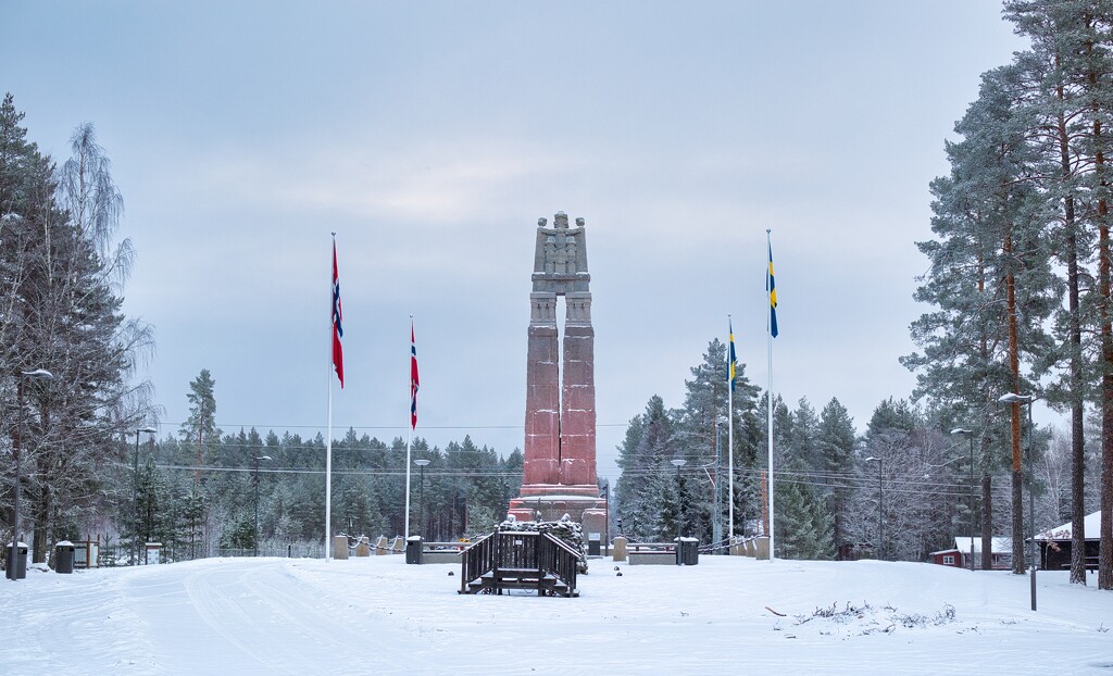 Peace Monument by okvalle