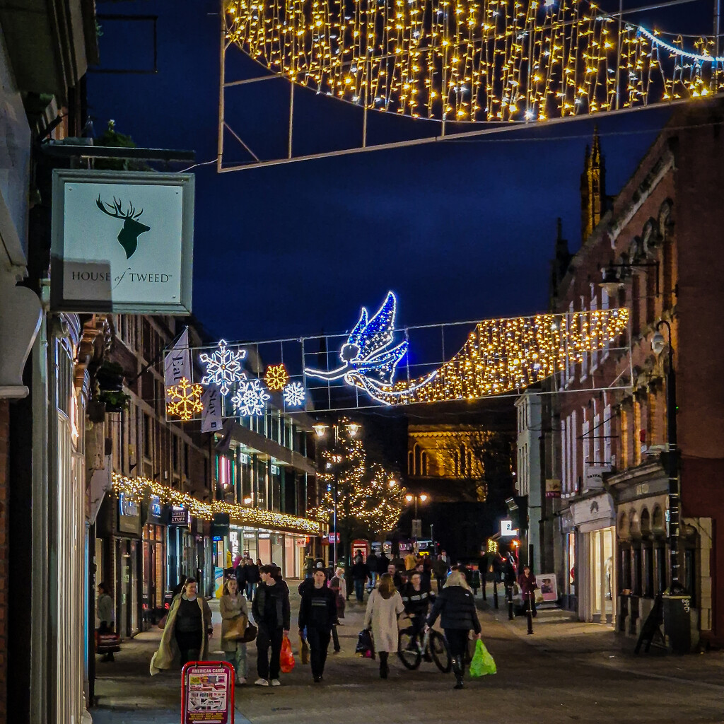 Christmas lights on the High Street by andyharrisonphotos