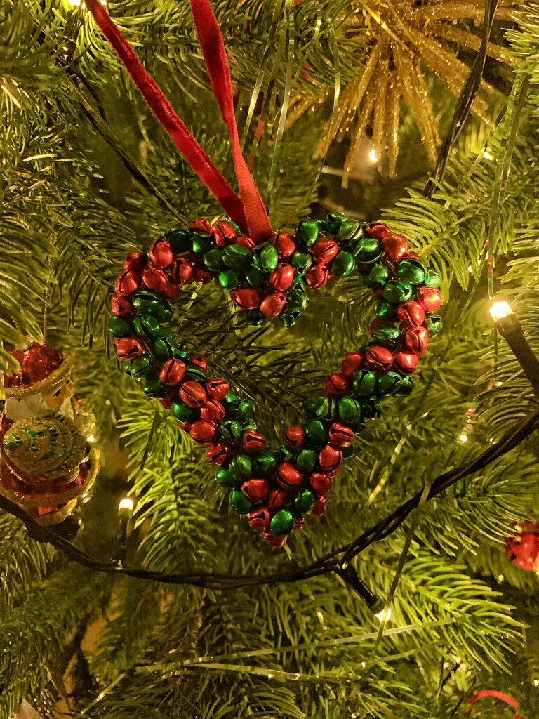 New heart ornament.  by cocobella