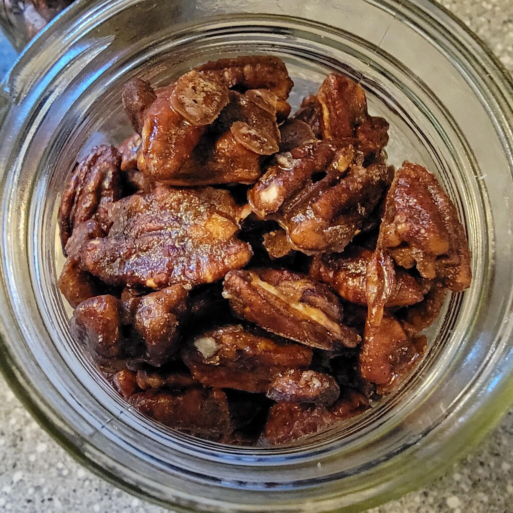 Homemade Candied Pecans by shesays