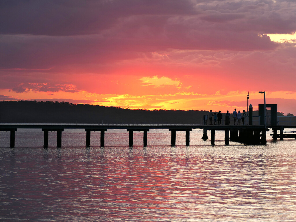 Soldiers Point Sunset by onewing