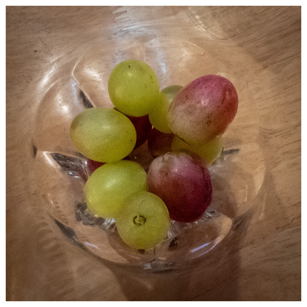 12 Grapes by robgarrett