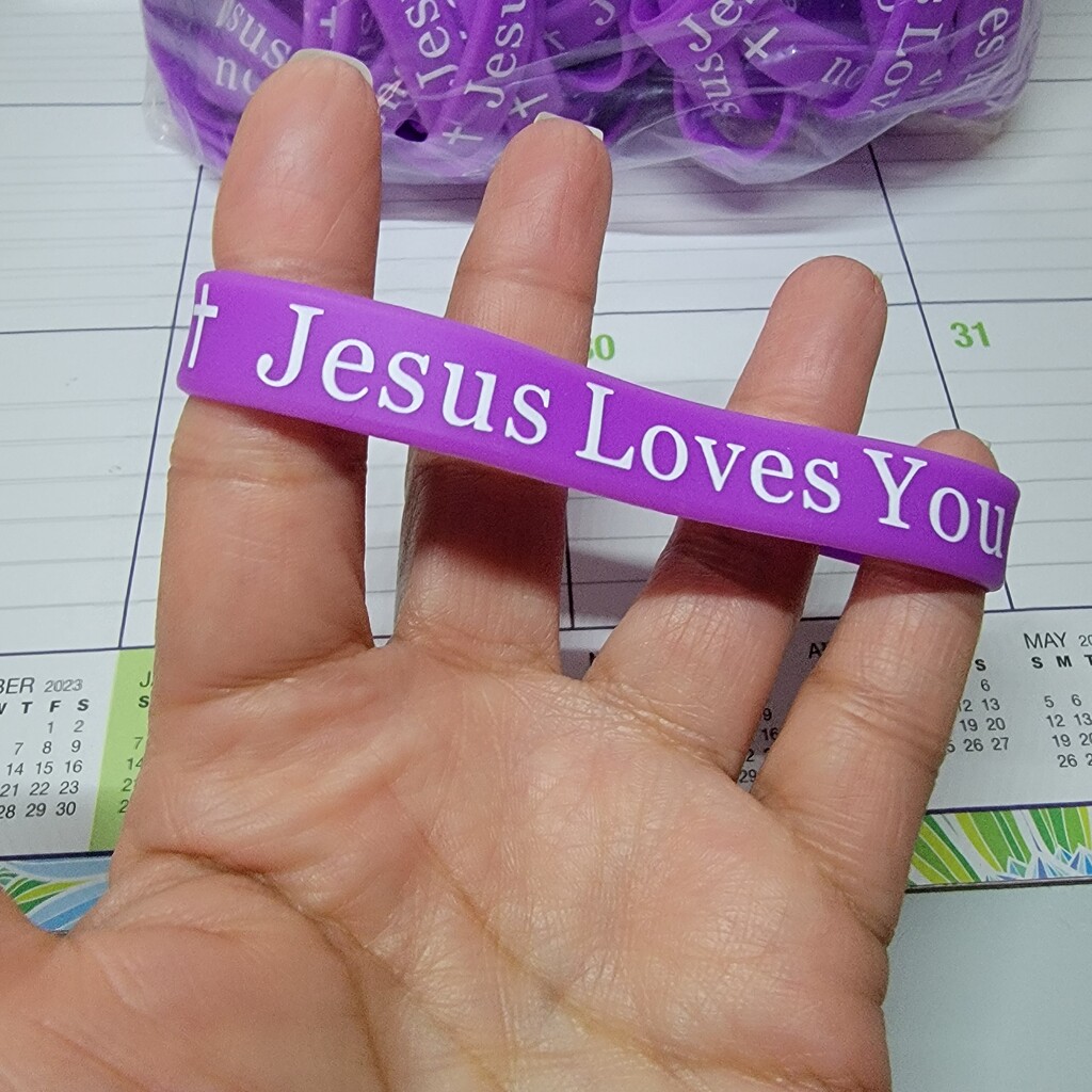 Jesus Loves You by shesays