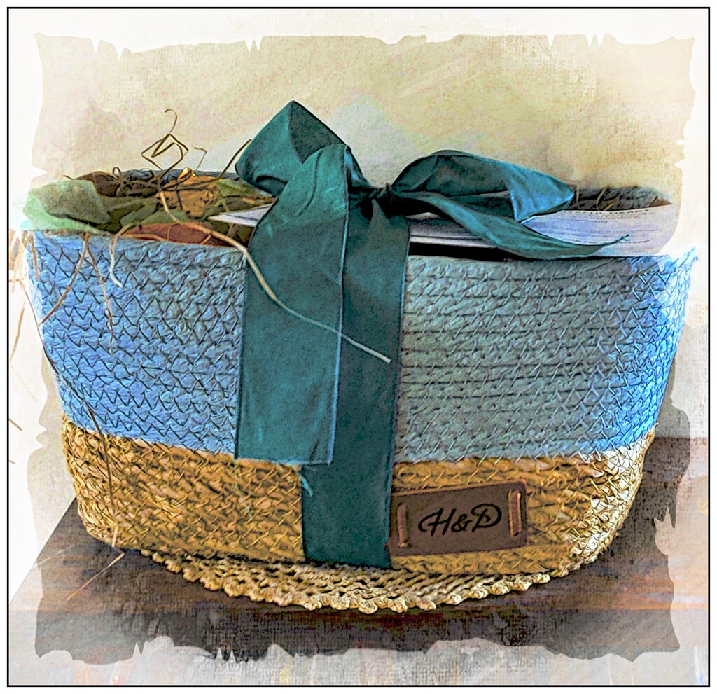 A Basket of Christmas Love by olivetreeann