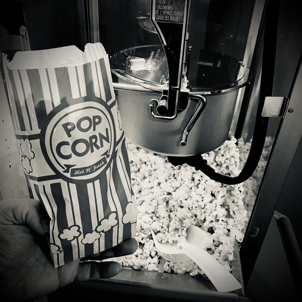 Pop Corn by rickaubin