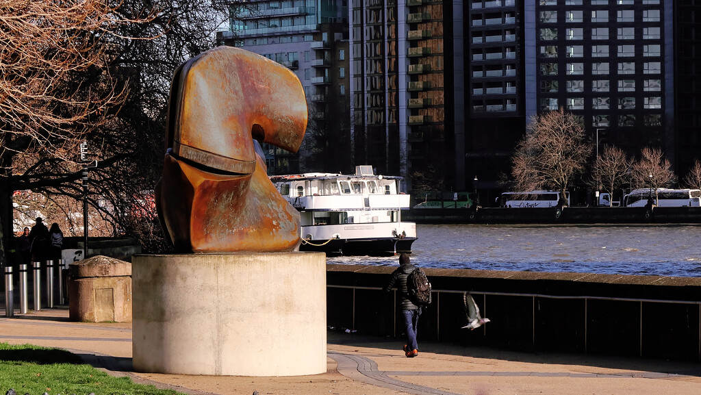 Henry Moore - Locking Piece...........997 by neil_ge