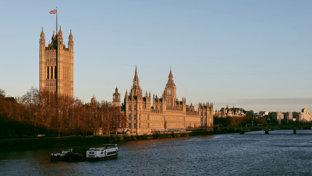 Houses of Parliament.........998 by neil_ge